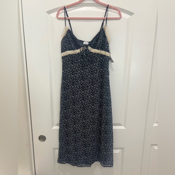 La Hearts Dresses & Skirts - La Hearts Navy Floral Dress with Cream Lace